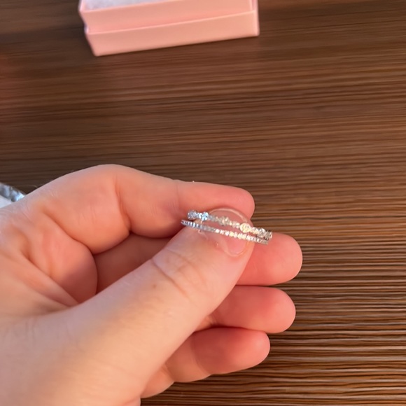 Amazing rose quartz cubic zirconia band set on .925 solid sterling silver! - Picture 2 of 4